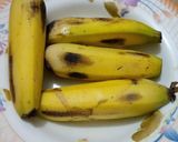 A picture of step 1 of Banana shake.
