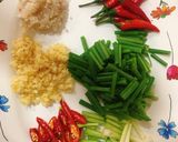 Hình bước làm 1 của món Trứng cá lóc kho cho ngày mưa