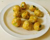 A picture of step 3 of Vegetable Manchurian with an aromatic healthy sauce.