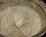 A picture of step 5 of Frozen Strawberry Cream Pie.