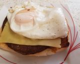 A picture of step 3 of My Beef Burger treat on toast.