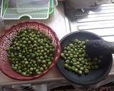 Foto langkah ke 1 dari resep Pokak ikan asin masak pedas.