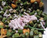 A picture of step 4 of Bhindi Aloo - special side dish for Chapati.