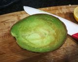 Foto del paso 1 de la receta Aguacate relleno con jamón curado y mozzarella