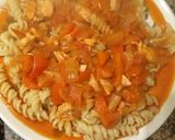 Foto del paso 3 de la receta: Fideos tirabuzón con tuco