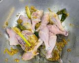 Foto langkah ke 3 dari resep Ayam tahu tempe ungkep bumbu kuning.