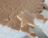 A picture of step 6 of Star shaped ginger cookies.