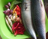 Foto langkah ke 1 dari resep Ikan Suwir Kemangi.