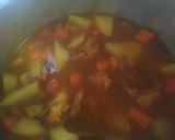Foto del paso 12 de la receta: Estofado de la abuela de pollo a la cerveza