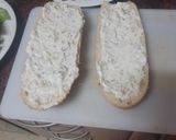 Foto del paso 4 de la receta: Bocadillo de pechuga empanada con bacon y mayonesa de cebolla y piparras