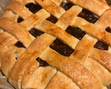 Foto del paso 8 de la receta: Tarta de ruibarbo y frutos rojos con base de galletas lotus