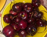 Foto del paso 1 de la receta: Ensalada de frutas de cerezas y otros ingredientes 👌🍌🍊🍑🍒