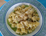 Foto del passaggio 5 della ricetta Pasta e piselli risottata