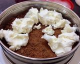 A picture of step 2 of Ice Cream Cake.