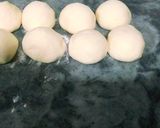 A picture of step 5 of Qeemy ki kachori.