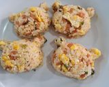 Foto langkah ke 8 dari resep Nasi kepal simple favorit keluarga.