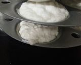 A picture of step 4 of Rava idli.