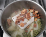 Foto del paso 3 de la receta: Lomo de Bacalao con patatas y guisantes