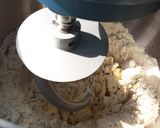 Foto del paso 1 de la receta Pan de cúrcuma y pasas