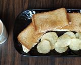 A picture of step 3 of Bread Omelette.