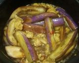 Foto langkah ke 4 dari resep Terong masak dgn daging ayam dlm claypot.