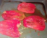 Foto del paso 1 de la receta: Pimientos asados rellenos de arroz integral y huevo de codorniz