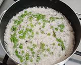 A picture of step 4 of Simple Peas Rice.