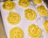 A picture of step 6 of Rich butter cookies.