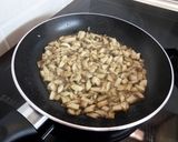 Baconbe göngyölt gombával töltött csirkemell recept fázis 3 fotója