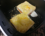 Foto del paso 2 de la receta: Bikini de lomo y queso con huevo