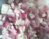 A picture of step 1 of Dry Mushroom Mater Masala.