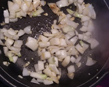 Foto del paso 2 de la receta: Pechugas de pollo en salsa de apio, zanahoria y champiñones