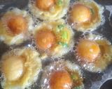 Foto langkah ke 6 dari resep Pentol Telur Goreng.