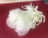 Foto del paso 1 de la receta: Pollo encebollado a la sonorense