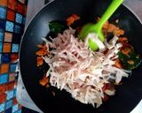 Foto langkah ke 3 dari resep Ayam Suwir Pedas.
