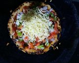 ભાખરી પીઝા (Bhakhri Pizza Recipe in Gujarati) રેસીપી સ્ટેપ4ફોટો