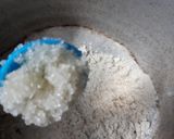 A picture of step 1 of Meethi roti.