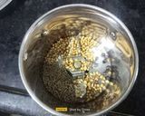 A picture of step 2 of Thai Green Curry Noodles.