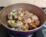 A picture of step 5 of Chicken Stew with Basil & Dry Red Chilli.