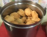 A picture of step 3 of Dahi Bhalla.