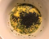 Foto del paso 3 de la receta: Semillísimo Ketomelette sin TACC(Omelette con semillas varias)