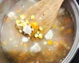 Foto langkah ke 3 dari resep Sup Jagung Bakso Ayam.