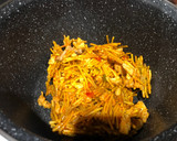 Foto del paso 3 de la receta: Fideos con pollo y gamba roja 🦐