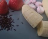 Foto del paso 1 de la receta: Plátanos navideños con fresas frambuesas y nubes