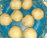 A picture of step 8 of Egg roll.