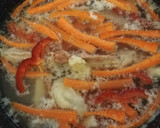 Foto del paso 2 de la receta: Consomé de pollo con sémola