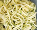 "Zucchini Nudeln" im Glas mit 🥢asia 🥜Erdnuss-Sauce Rezeptschritt 5 Foto