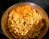 लेफ्ट ओवर चिप्स कुरकुरे भेल (Kurkure Bhel Recipe In Hindi) रेसिपी चरण 3 फोटो
