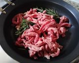 A picture of step 2 of Beef Strips with Rosemary and Lemon.