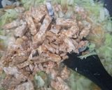 Foto langkah ke 3 dari resep Oseng kubis santan.